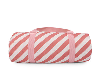 Couverture Pique-Nique Stripes Bloom & Blush Monnëka imperméable et anti-sable avec sangle de transport pour plage et pique-nique.