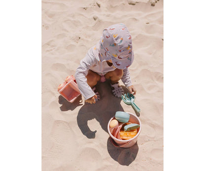 Set de Jouets de Plage Mermaid Cats Monnëka avec seau, pelle, camion et accessoires de sable pour enfants dès 6 mois.