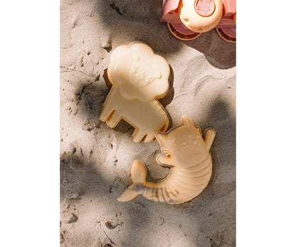 Set de Jouets de Plage Wild Animals Monnëka avec seau, pelle, camion et moules à sable pour enfants dès 6 mois.
