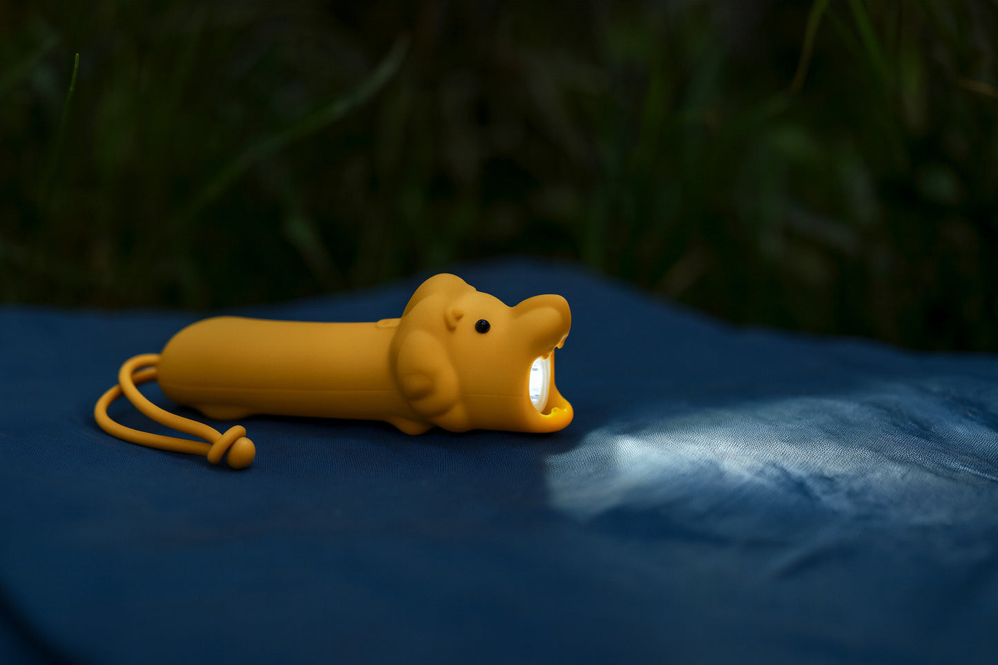 Lampe torche/Liseuse en silicone - Little L